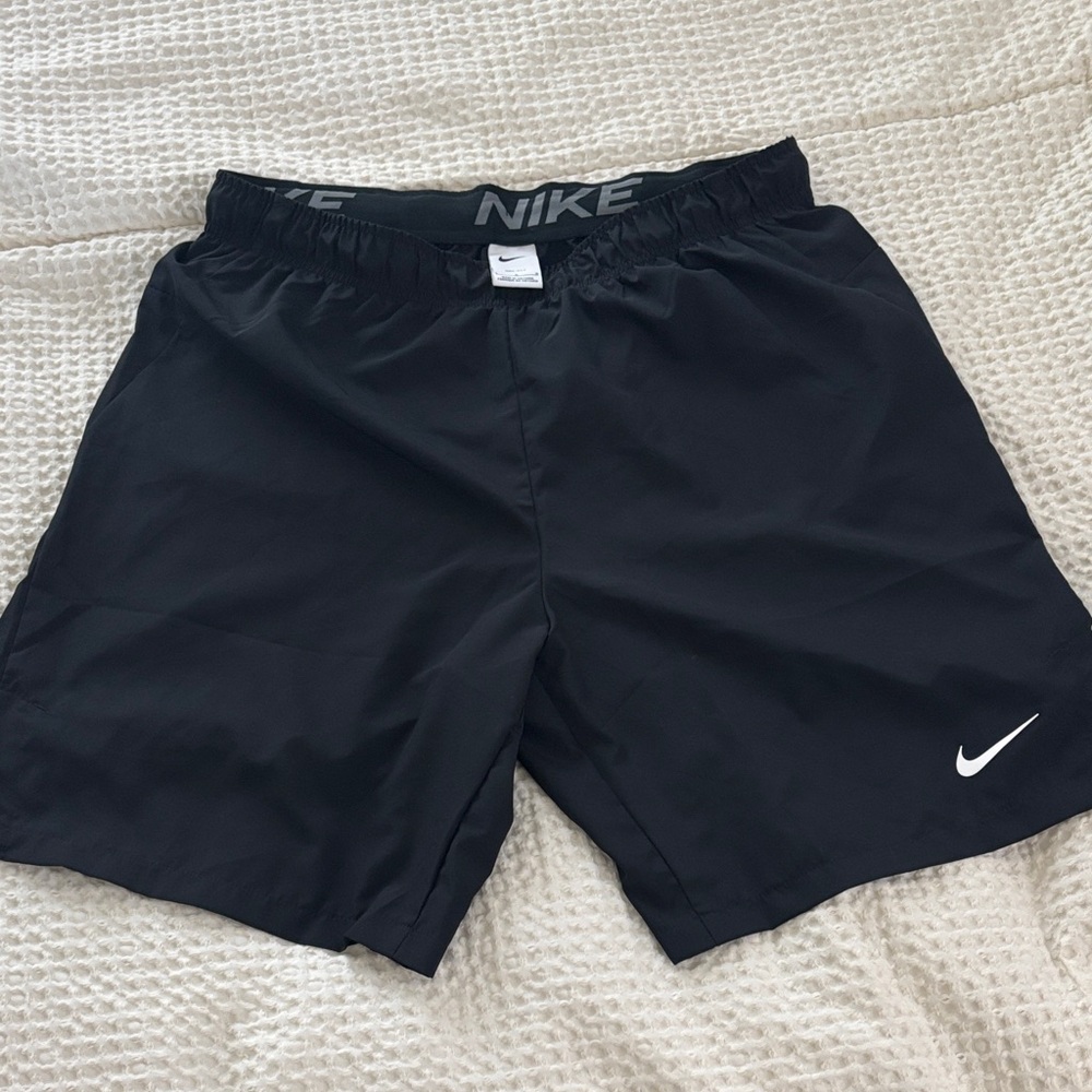 Nike Men's Black Athletic Shorts Size Large